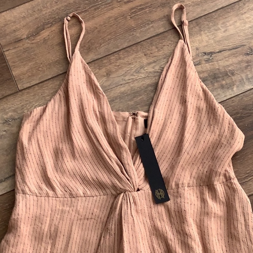 Gorgeous House of Harlow 1960 x REVOLVE dress NWT🎉🎉🎉 - Picture 3 of 12